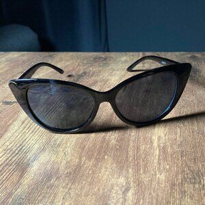 Women's Black Cat Eye Sunglasses with Dark Lenses